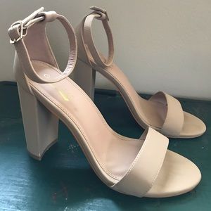 Glaze nude block heel